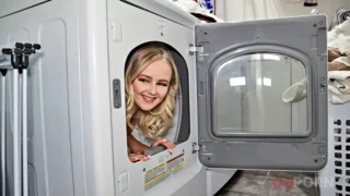 ExxxtraSmallHide And Seek